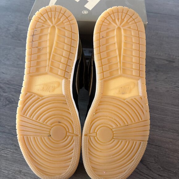 Jordan 1 Retro High OG Blacl/Metallic Gold 8.5 - Picture 6 of 6